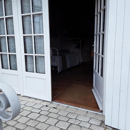 Bed and Breakfast Domaine Les Galards Le Garde Exteriér fotografie